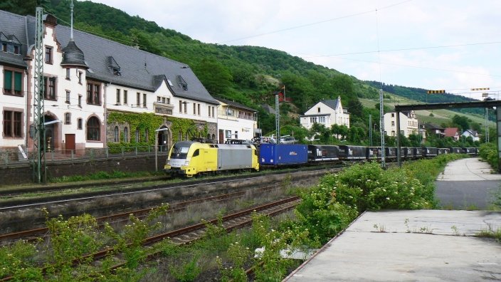 182 596 war nur kurze Zeit fr Ferrovie Nordcargo unterwegs (FM Cargo, Nordcargo). Am 16.5.2008 zog sie den  VOS-KLV-Zug  in Lorch an der rechten Rheinstrecke gen Norden, zu meinem leidwesen, da mir die 189er besser gefallen.