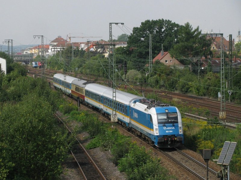 183 004 mit einem Alex am 28.8.2008 in Regensburg.