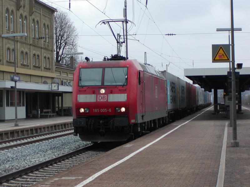 185 005 am 13.04.2006 in Kitzingen