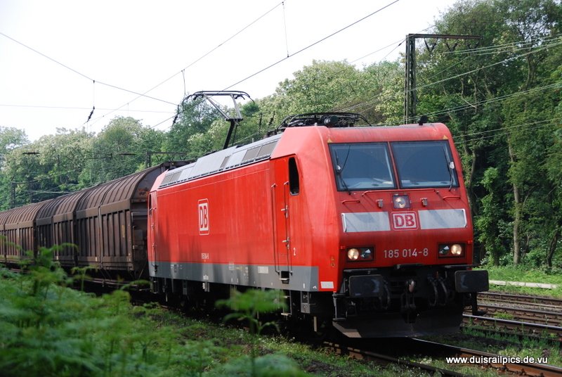 185 014-8 (DB) fhrt am 21. Mai 2009 um 11:42 Uhr mit einem GZ durch Duisburg Neudorf
