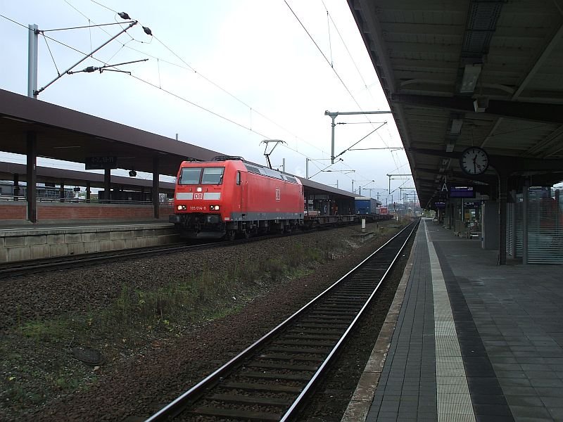 185 014-8 mit einem LV am 15.11.2007 in Gttingen