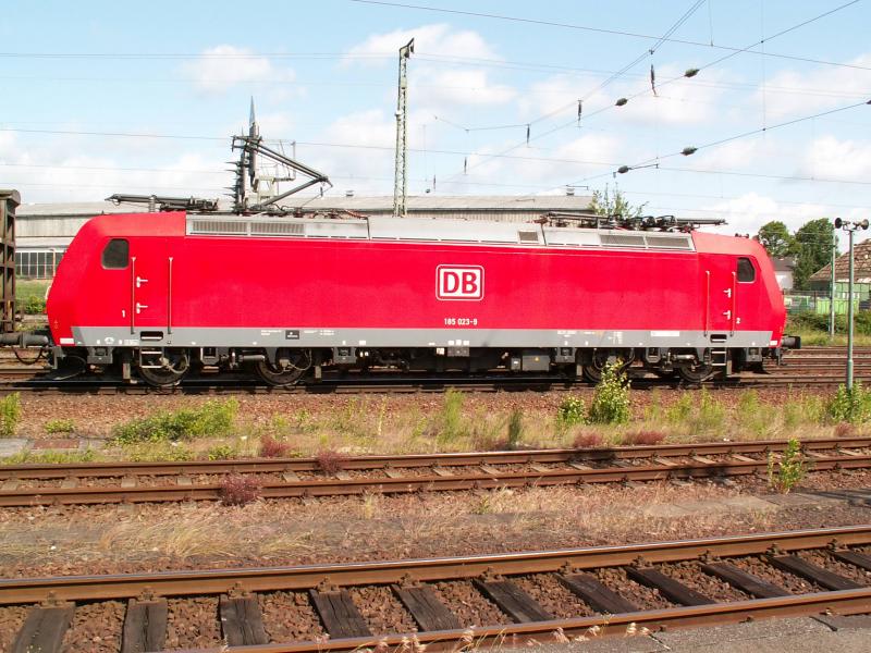 185 023 am 4.6.05 in Homburg/Saar Hbf. Mein erstes Digitalbild.