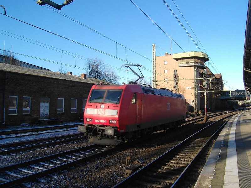 185 060-1 Tfzf AM - Hgbf-S�d bei der Durchfahrt am 2.01.09 in AHAR.