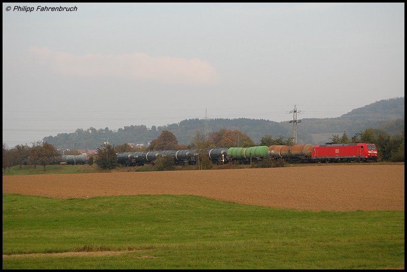 185 069-2 am Abend des 10.10.07 mit einem Kesselwagenganzzug in Richtung Stuttgart bei Aalen-Hofen aufgenommen.