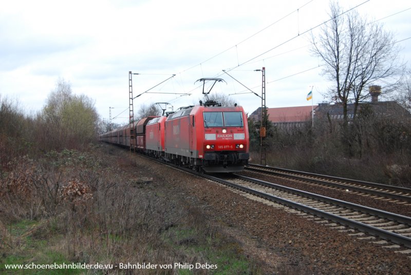 185 077-5 fhrt am 28. Mrz 2009 mit GZ durch Hannover Limmer