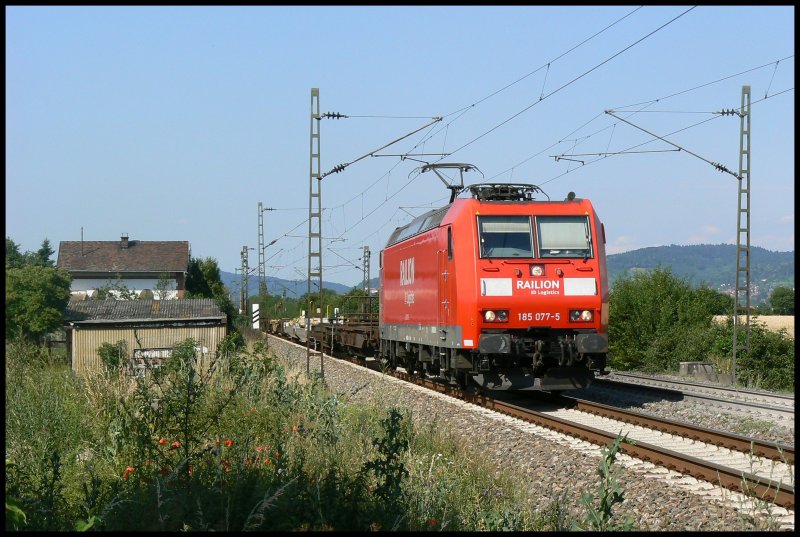 185 077 zieht am 24.06.2008 etliche leere Laes bei Ladenburg Richtung Sden. Ziel ist womglich Bad Friedrichshall-Jagstfeld