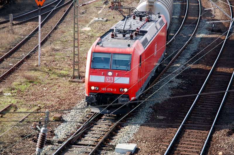 185 078 verl�sst am 21.03.09 den Rbf Halle(S) in Richtung Hannover/Berlin. 