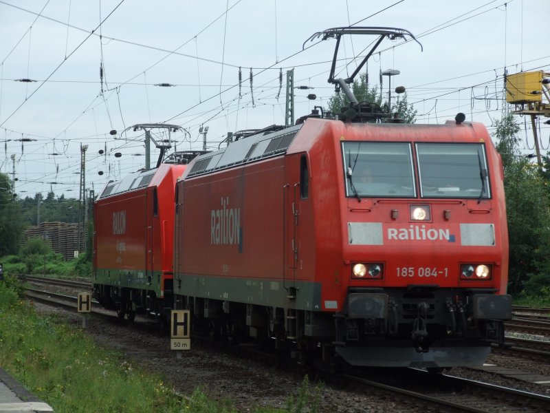 185 084-1 durchfhrt mit anderen 185 Duisburg-Entenfang