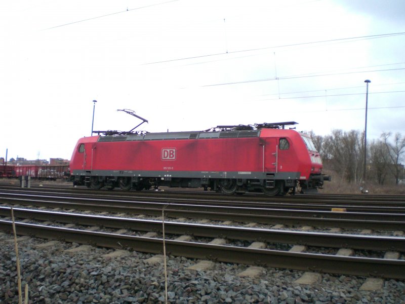 185 126 am 27.02.2009 in Brandenburg Hbf.