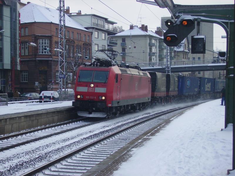185 132 am 28.12.05 bei der Durchfahrt von Worms .