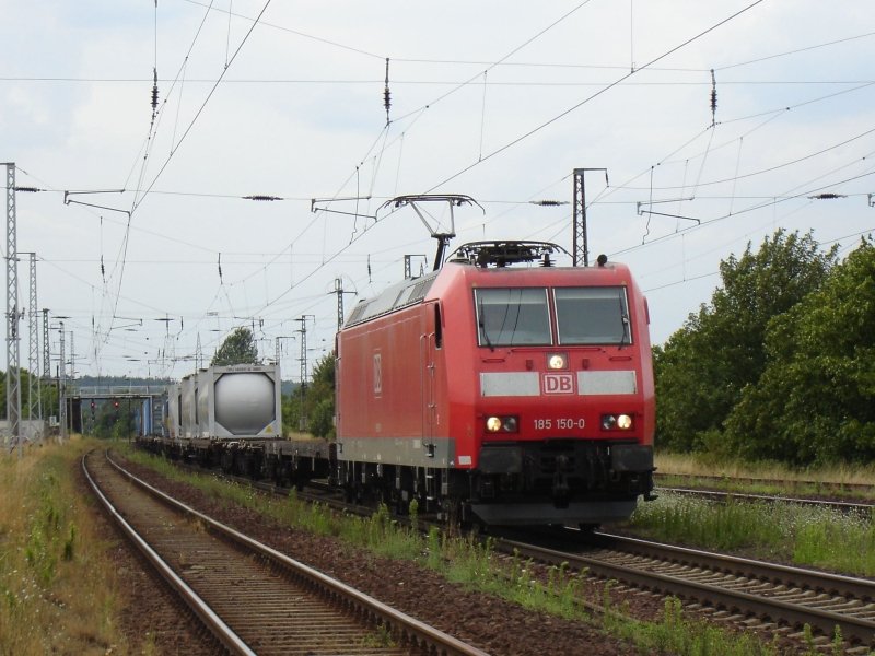 185 150-0 mit einem Container Gterzug am 01.08.2006 durch Saarmund