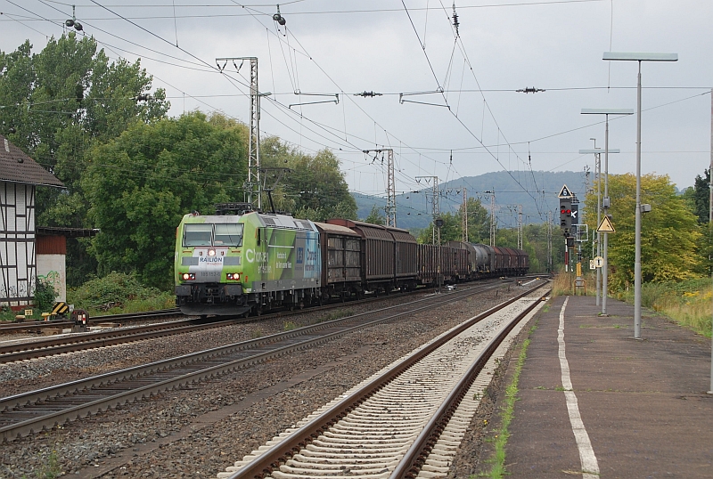 185 152 (K+S) mit einem kurzen gem.GZ am 5.9.2009 durch Kreiensen