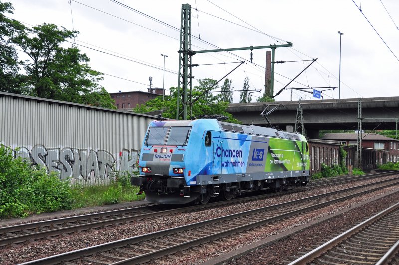 185 152 mit Werbung fr den Dngemittel Hersteller K+S,ist LZ in Hamburg-Harburg  unterwegs am 25.6.2013 - Bahnbilder.de