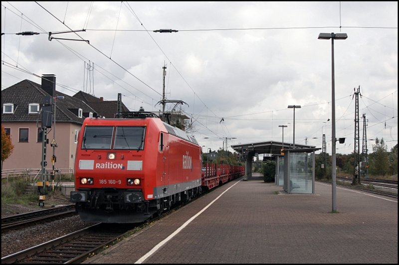185 160 durchf�hrt mit einem Stahlzug den Bahnhof Haltern am See. (04.10.2008)
