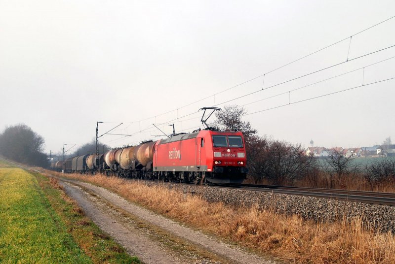 185 182 mit Gterzug bei Hattenhofen (16.01.2007)