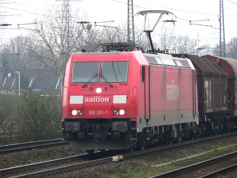 185 201-1 der Railion in Oberhausen Osterfeld-Sd am 16.3.07