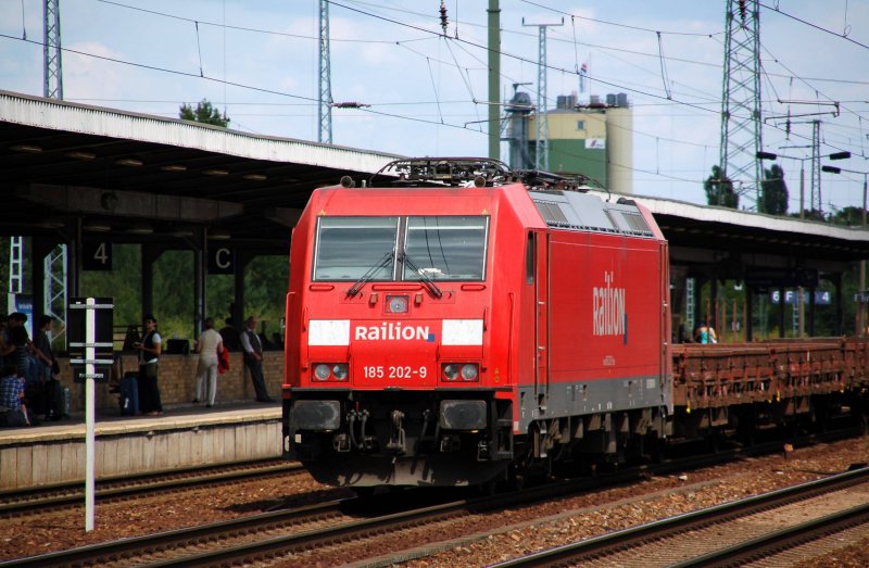 185 202 steht in Berlin-Sch�nefeld abgestellt, fotografiert am 29.07.09.