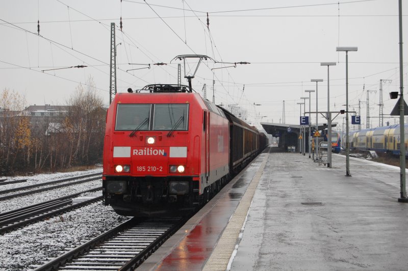 185 210-2 mit gem.GZ am 29.11.2008 durch Gttingen -> Northeim