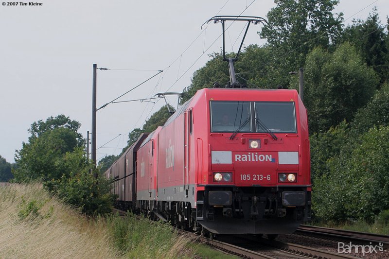 185 213 am 14.07.2007 bei Buchholz (Nordheide).
www.bahnpix.de