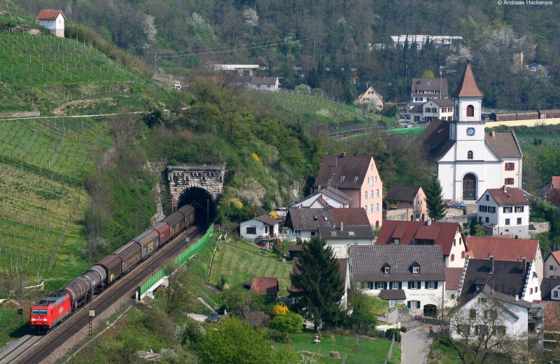 185 216-9 mit einem Mischer -> Norden am Isteiner Klotz 14.4.09