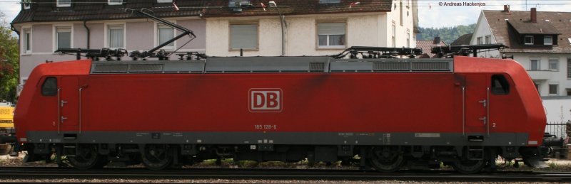 185 218-6 beim Rangieren in offenburg am 2.5.08