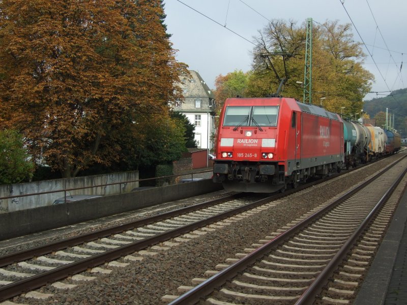 185 245-8 mit einem Gterzug in Linz.20.10.07