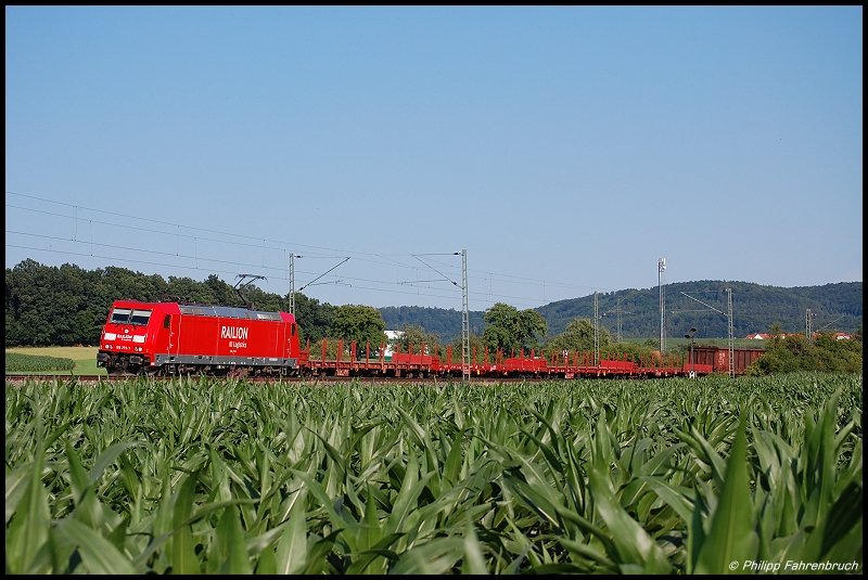 185 273 bringt am Abend des 01.07.08 FZT 56080 von Aalen nach Stuttgart-Hafen, aufgenommen am Km 64,8 der Remsbahn (KBS 7869 kurz hinter Essingen(b Aalen).