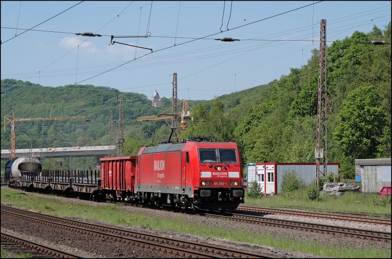 185 282 (9180 6 185 282-1 D-DB) bringt den FR 52229 von Hagen-Vorhalle nach Schwerte(Ruhr) und wird in wenigen Minuten sein Ziel erreichen. (10.05.2008)