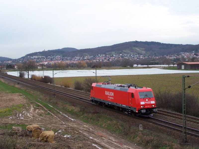 185 285 auf ihrer erste fahrt von Kassel-Mannheim RBF am 6.3.2007