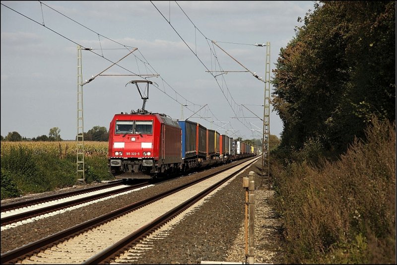 185 322 ist mit einem KLV Zug aus Schweden nach Wanne-Eickel unterwegs. Hauptkunde dieser Verbindung ist Van Deeren, NILS HASSON, DHL und LKW WALTER.
