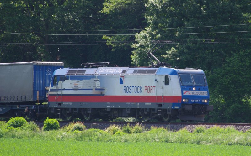 185 512-1   Rostock Port  der TXLogistik mit Containerzug in Fahrtrichtung Norden. Aufgenommen bei der Fahrt durch das Wehretal am 23.05.2009.