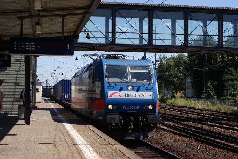 185 513-9 Rostock Port mit Containerzug in Bischofsheim am 15.07.2008