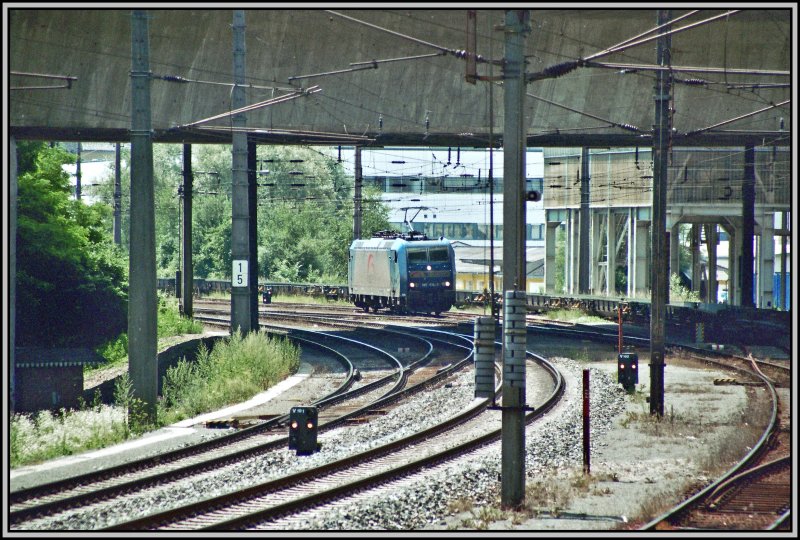 185 514 rangiert im Bahnhof Kufstein. Aufgenommen im Juni 2005