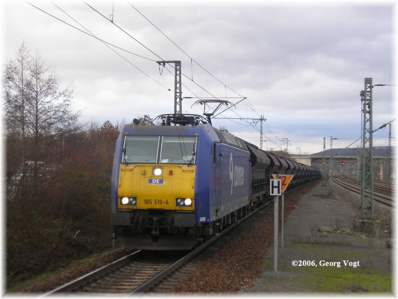 185 515-4 der Veoliatochter Dortmunder Eisenbahn mit DGS 59681 Kln Eifeltor - Awanst Neuburg Grnau am 13.12.06 in Vaihingen (Enz).