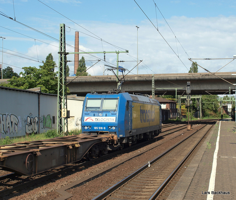 185 518-8  Transpeed  der TX Logistik durchfhrt am 29.08.09 mit einem Containerzug Hamburg-Harburg Richtung Waltershof.