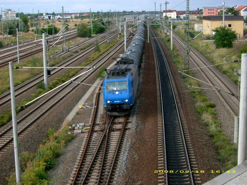 185 526 der HGK durchfhrt am 18.09.08 Bitterfeld in Richtung Halle/Leipzig.