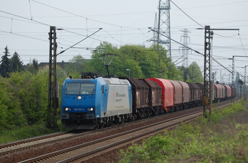 185 530 (VPS) mit Stahlzug am 18.4.2009 durch Ahlten -> Misburg