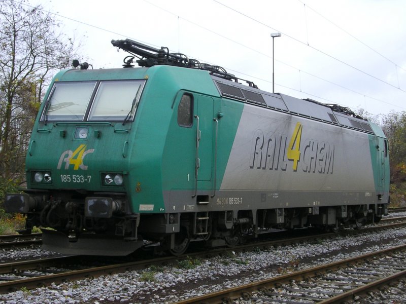 185 533-7 , R4C ,abgestellt im WHE bergabebahnhof.(16.11.2008)