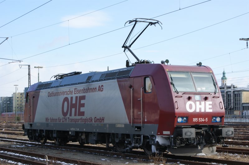 185 534-5 von OHE steht am 13.02.09 in Regensburg nahe Hbf