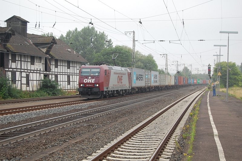 185 534 (OHE) mit Conatinern am 30.7.2008 durch Kreiensen -> Salzderhelden