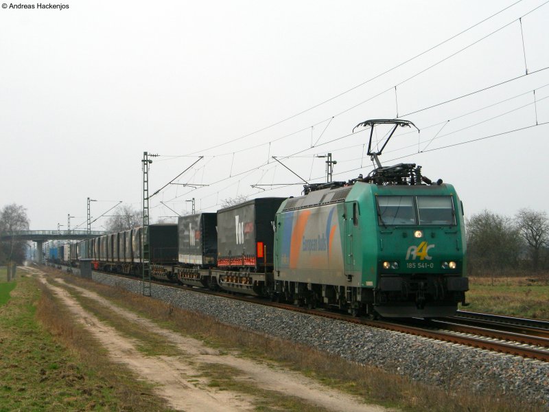 185 541-0 R4C mit dem DGS 40034 (Brescia Scalo-Rotterdam Waalhaven) zwischen Forchheim und Durmersheim 22.3.09