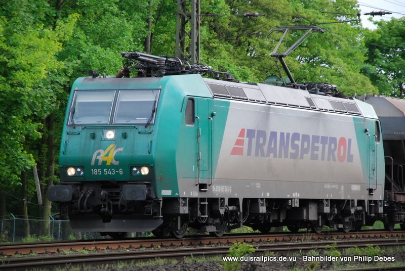 185 543-6 (Rail4Chem) fhrt am 25. April 2009 um 15:20 Uhr mit einem GZ durch Duisburg Neudorf