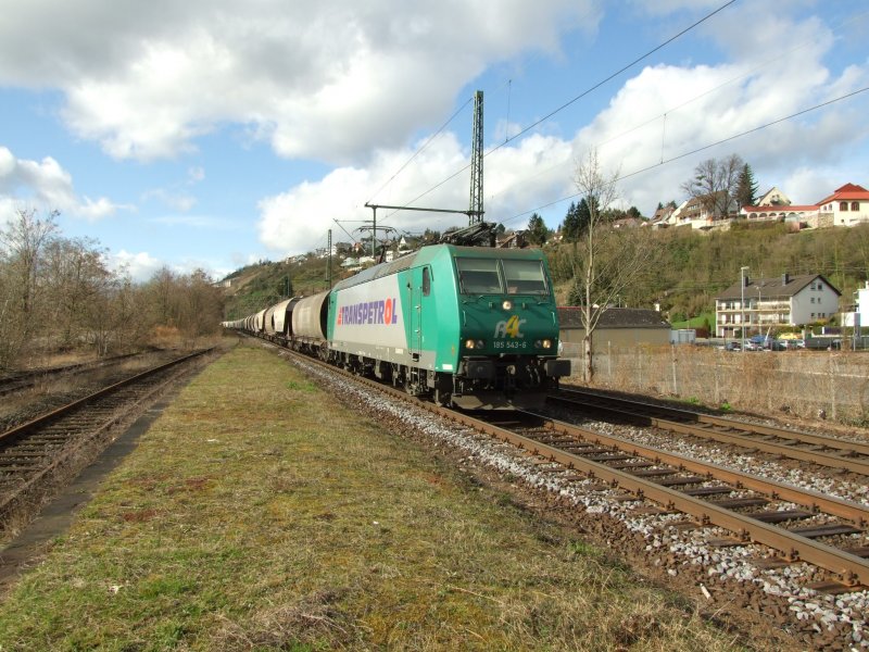 185 543-8 mit einem Gterzug in Vallendar/Rhein.21.3.08