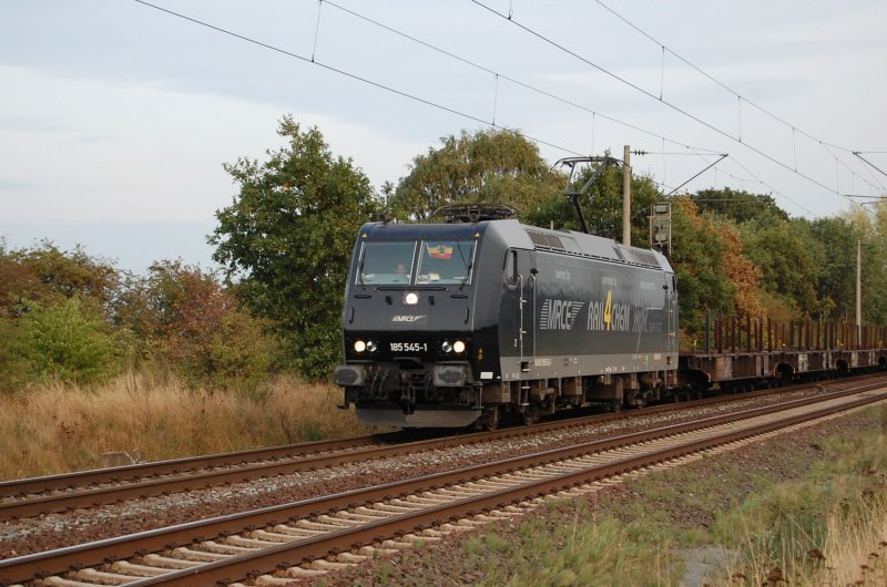 185 545-1 MRCE am 14.09.2009 kurz vor �berquerung des Mittellandkanals bei Peine