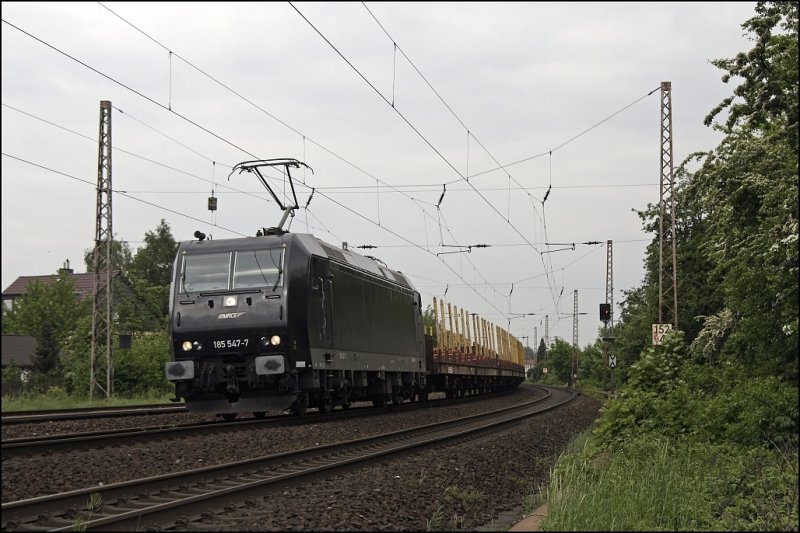 185 547 ist mit einem Leerzug von Niedergrne nach Finnentrop unterwges. Eine erneute ablichtung des Zuges bei Hohenlimburg wurd leider um 2-3 Minuten verpasst.... (08.05.2009)