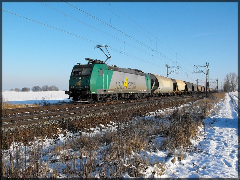 185 550-1 der Rail4Chem am Gedreidezug kurz vor Regensburg.(Bei Obertraubling)