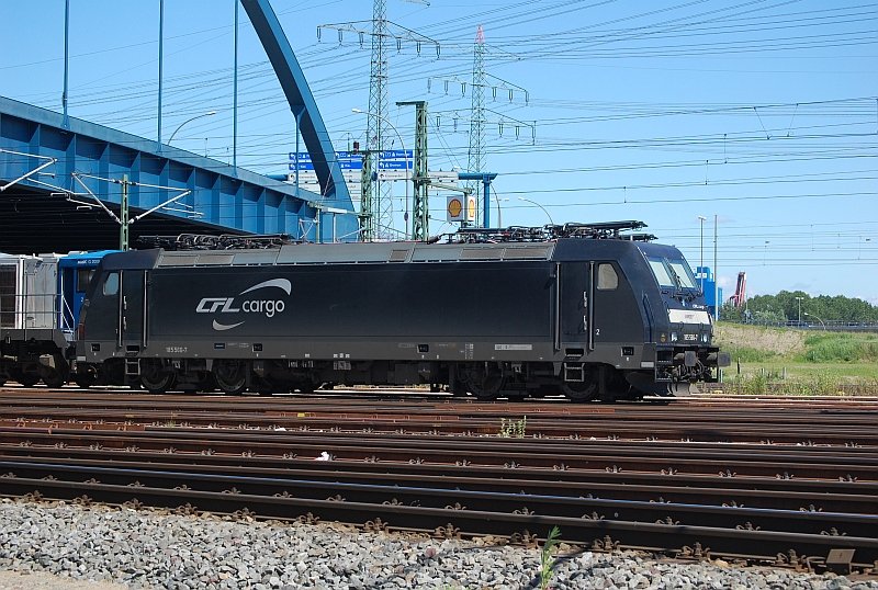 185 566-7 (CFL-Cargo) am 23.5.2009 abgestellt in Hamburg-Waltershof. Fotografiert, von frei zugnglichen Bereich!