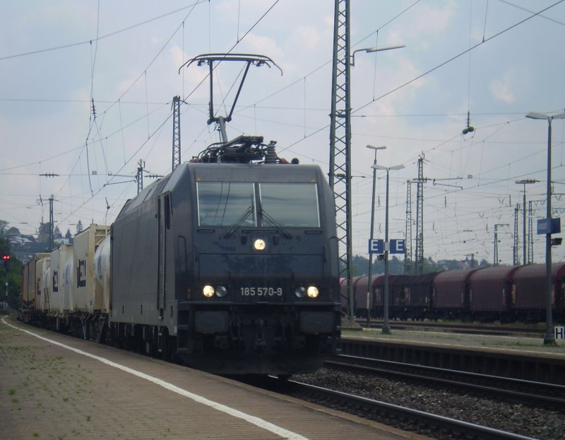 185 570 mit einem GZ durch Ansbach 