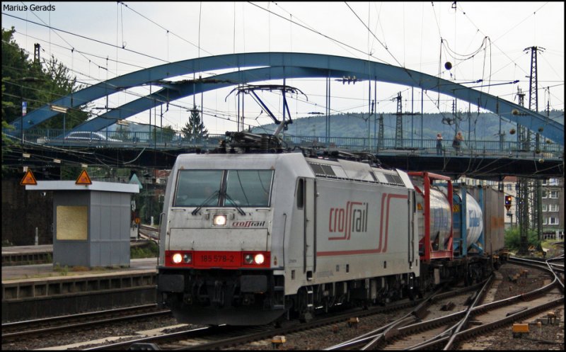 185 578 mit einem Gterzug Richtung Kln bei der Durchfahrt von Aachen Hbf 12.8.2009