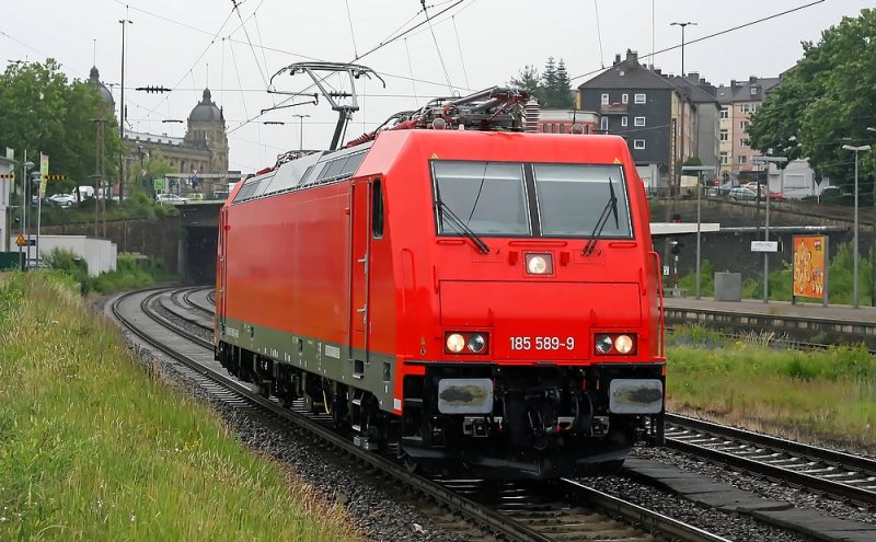 185 589-9 kam am 18.06.2008 frisch aus Kassel auf dem Weg nach Brhl Gbf hier gerade in Wuppertal-Steinbeck
